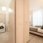 White Magnolia Apartment *