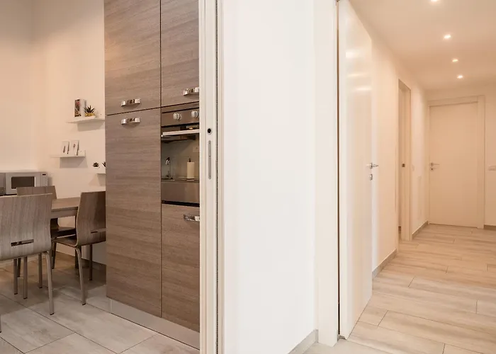 アパート White Magnolia コモ