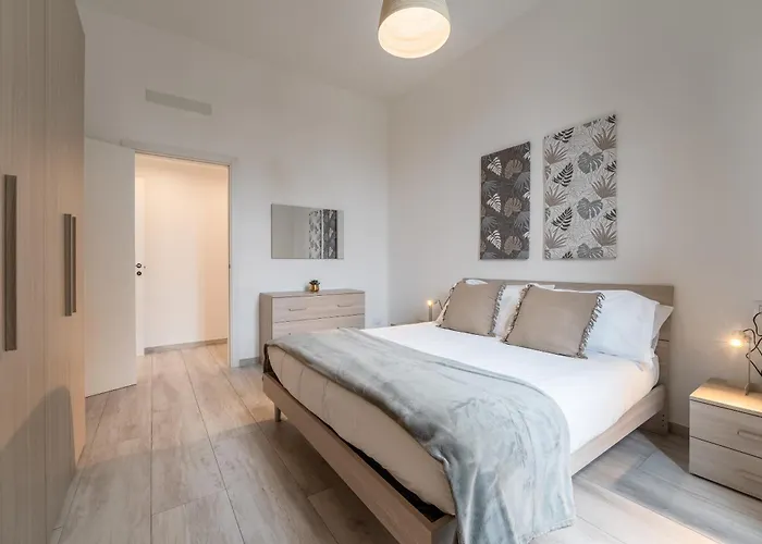 White Magnolia コモ