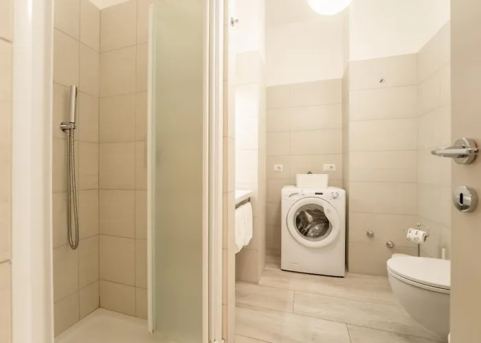 White Magnolia コモ