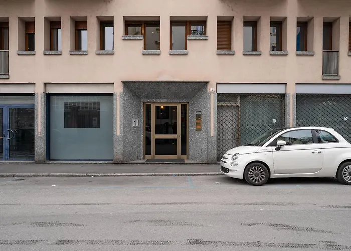 White Magnolia アパート コモ