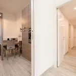Apartment White Magnolia Como