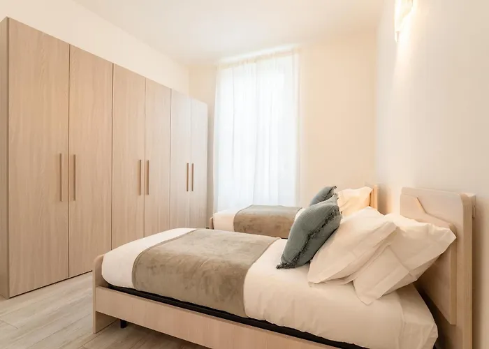 White Magnolia * Como